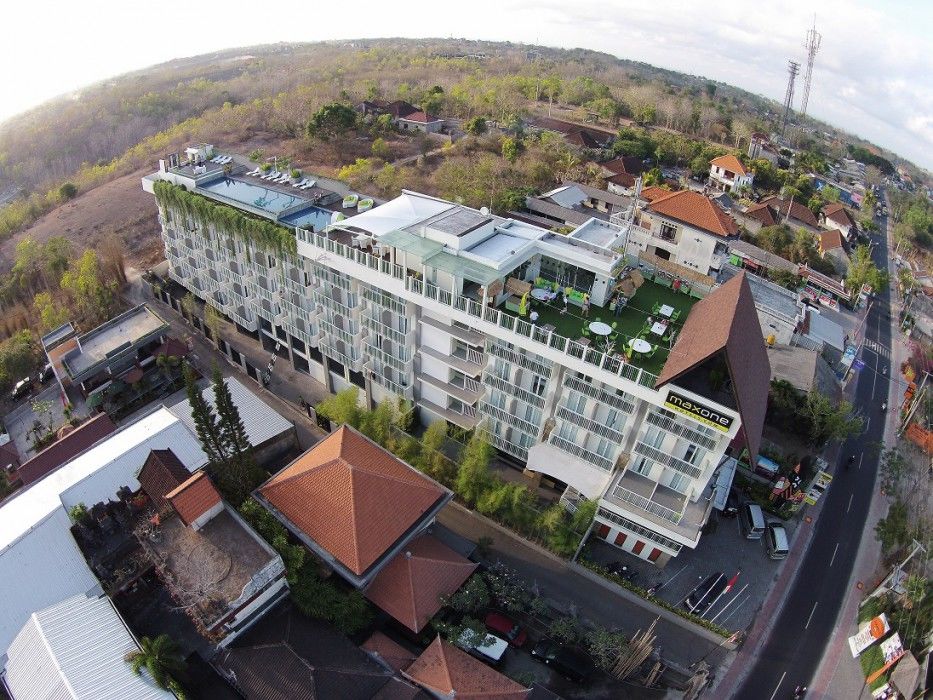 Maxonehotels At Bukit Jimbaran Exterior foto